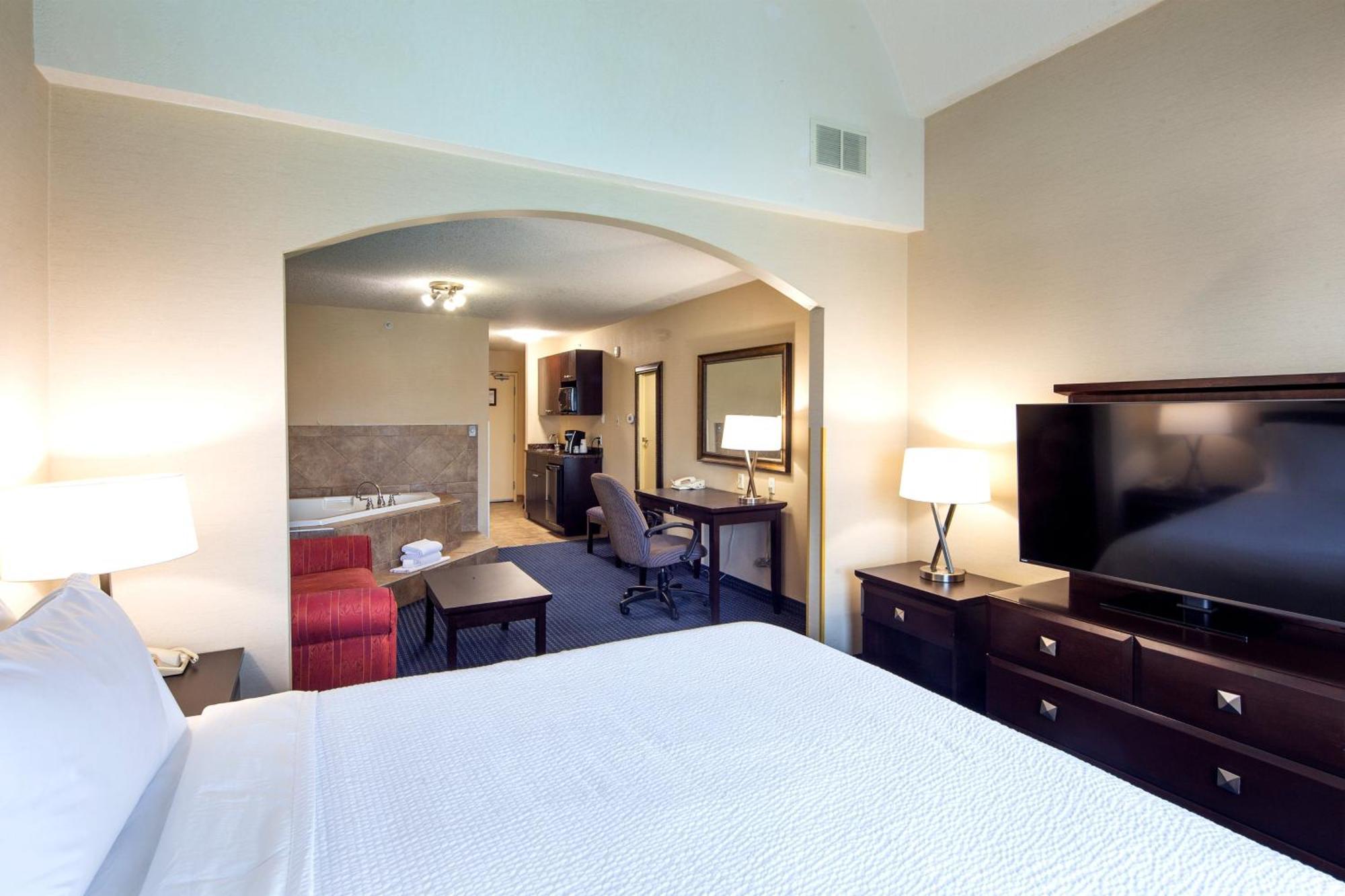 Holiday Inn Express Hotel & Suites Edson By Ihg Exterior foto