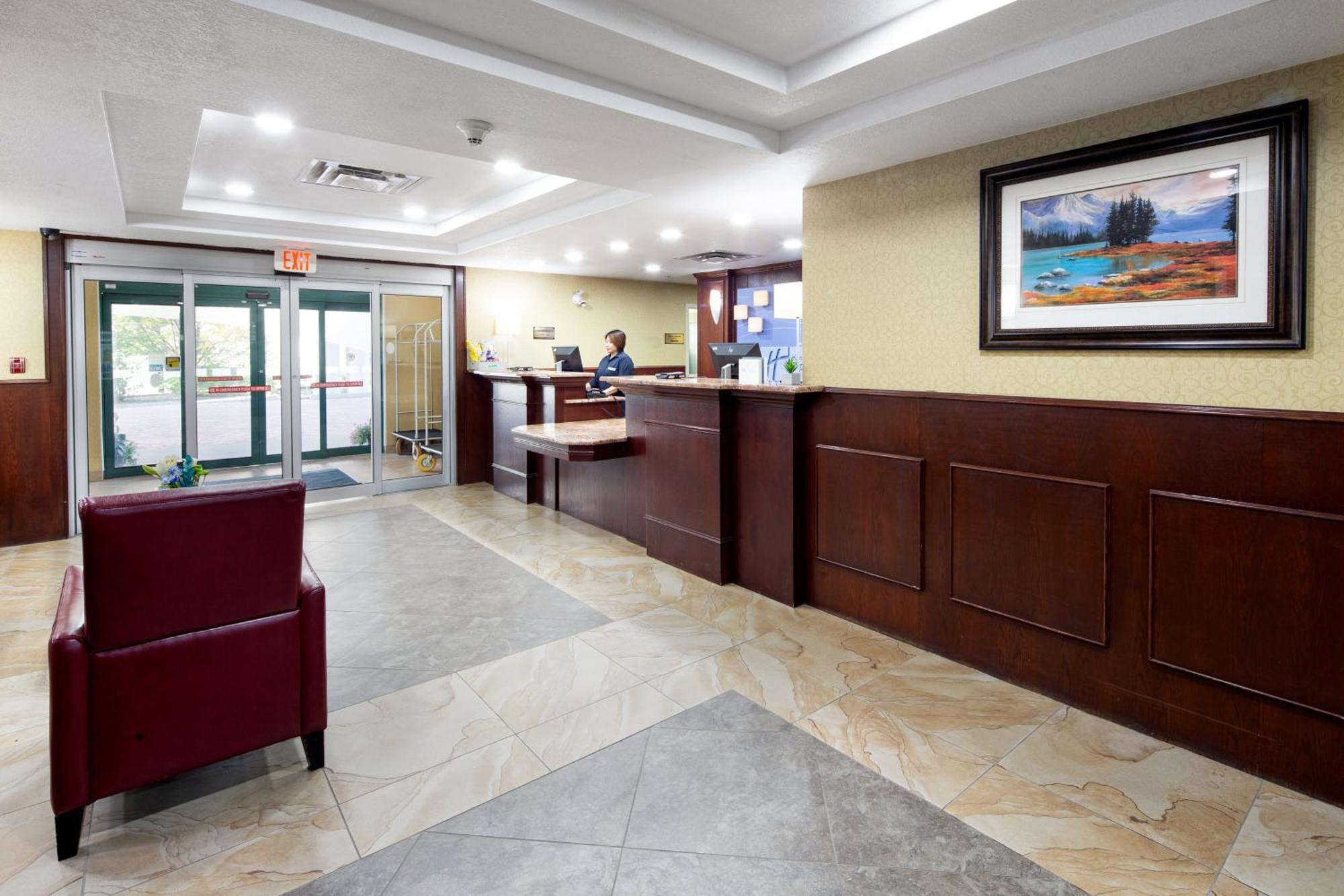 Holiday Inn Express Hotel & Suites Edson By Ihg Exterior foto