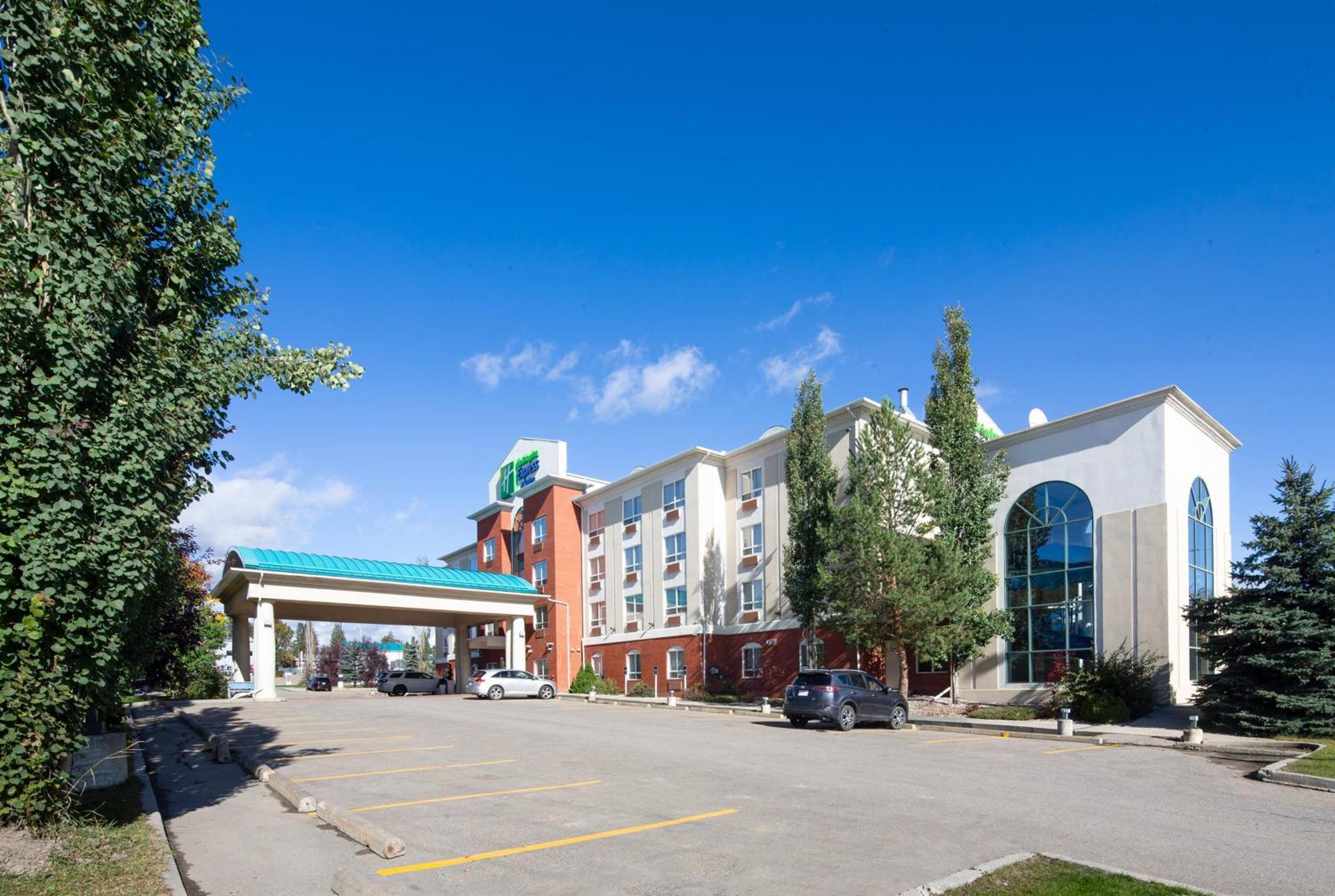 Holiday Inn Express Hotel & Suites Edson By Ihg Exterior foto